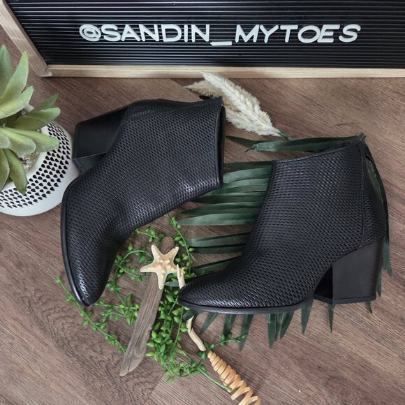 Summit I White Mountain, textured pinhole leather booties black size 38 … - Picture 7 of 15